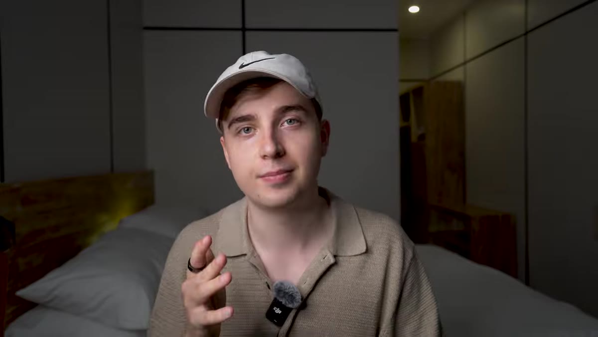 Hugo explaining his no-watermark philosophy on social media