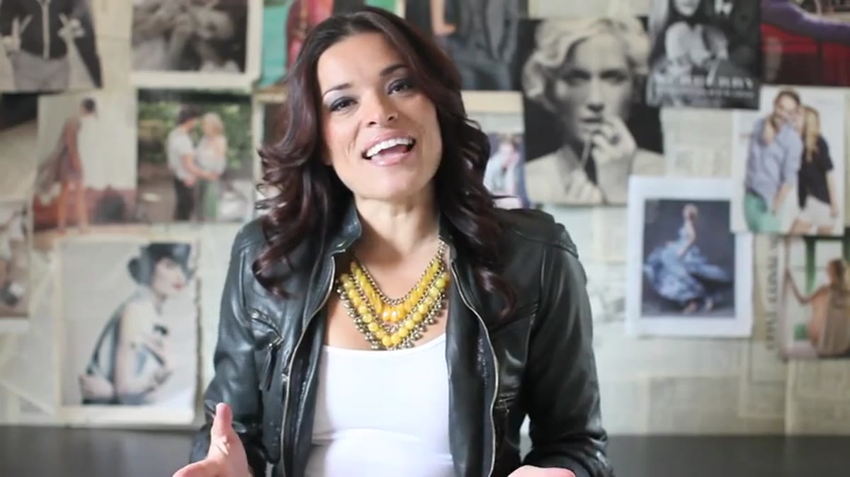 Jasmine announcing her third CreativeLive course on camera