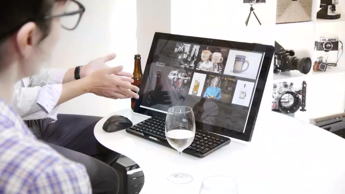 Portfolio front page showing food and drink images mixed with navigation links
